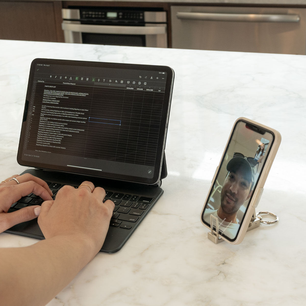 BagHang+|Keychain Bag Hook | Phone stand | nano-suction Technology