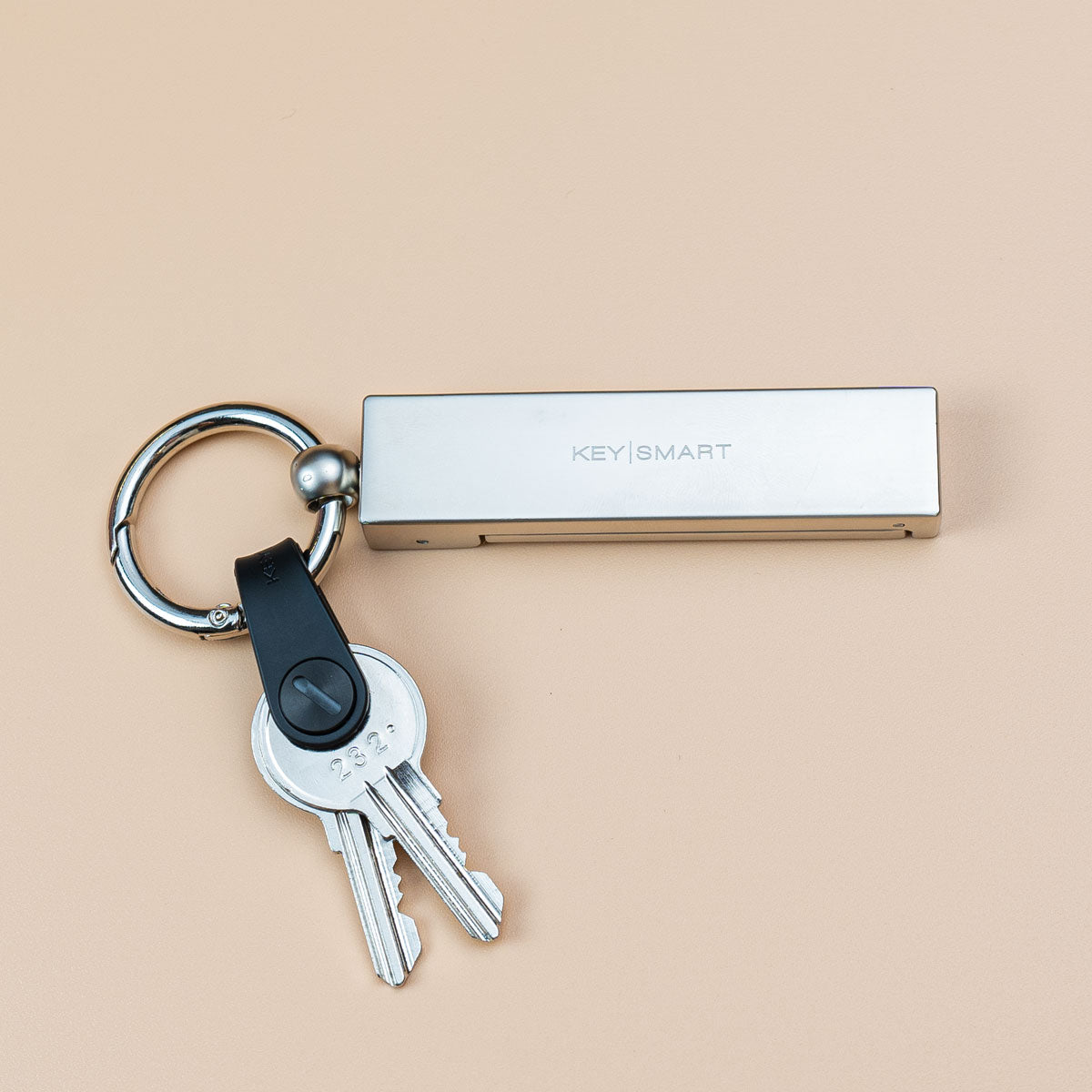 BagHang+|Keychain Bag Hook | Phone stand | nano-suction Technology