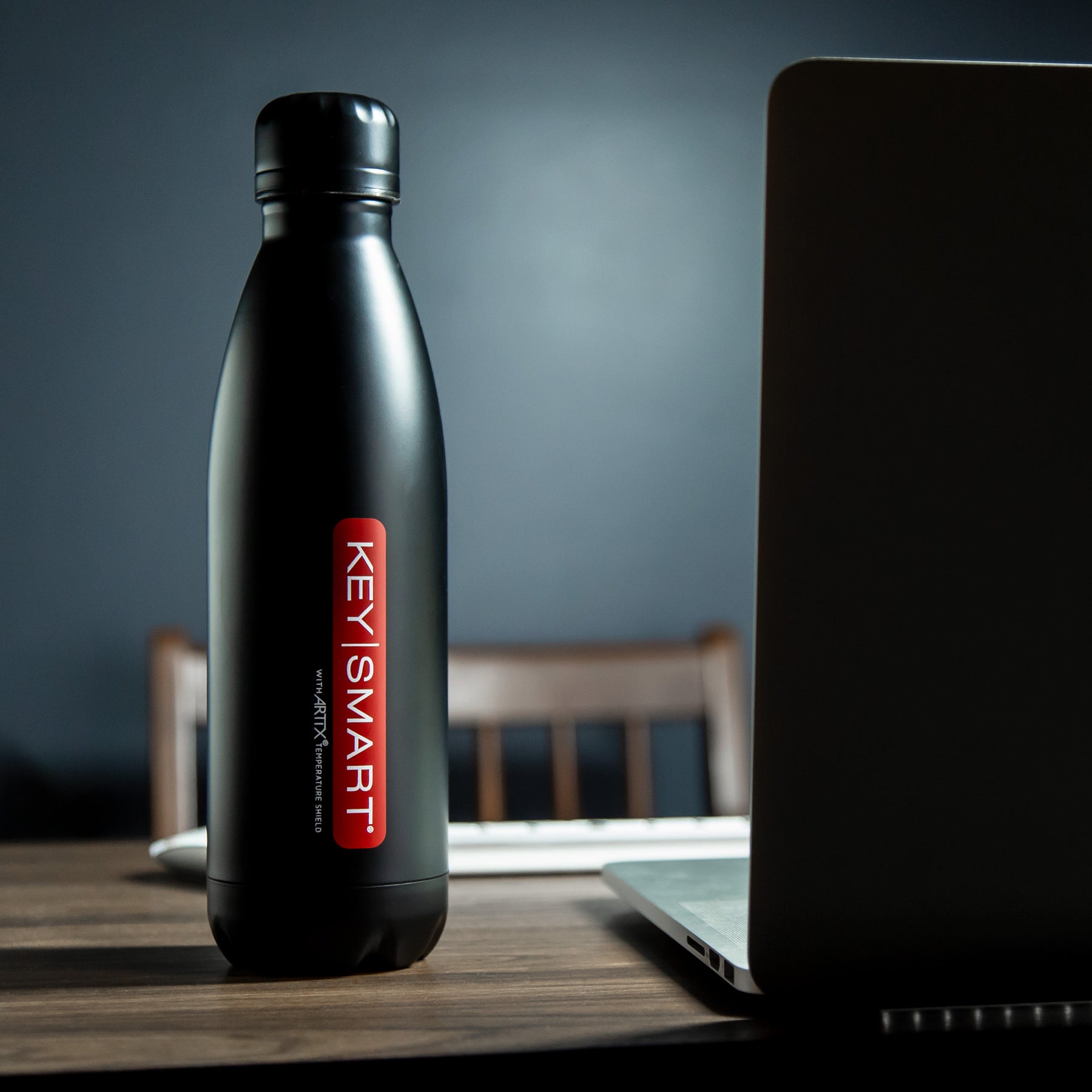 KeySmart® Stainless Steel Water Bottle | Artix® Temperature Shield | Cold 24 Hours | Hot 12 Hours