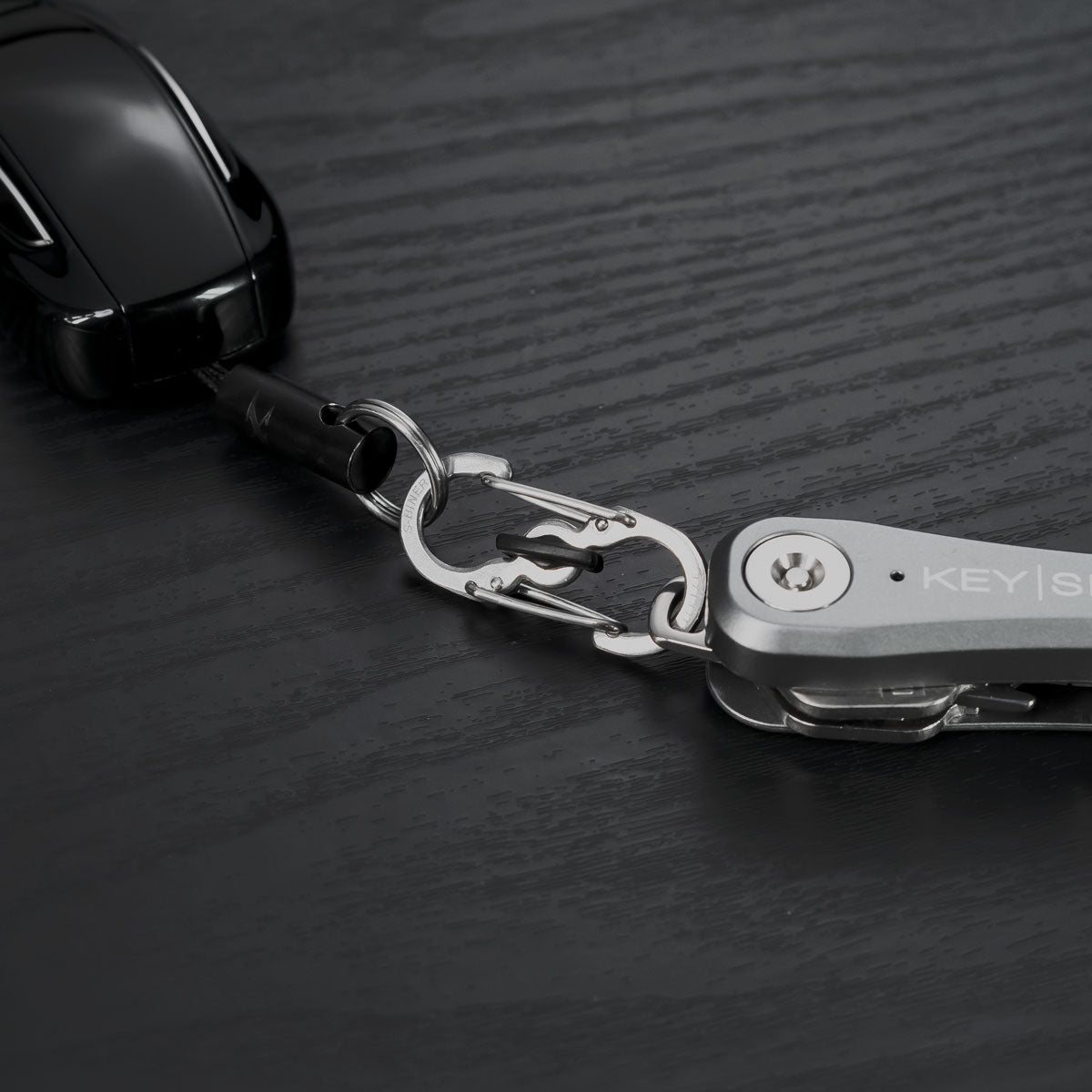 KeySmart Rot 2.1 inkl. Anhängeröse - Der KeySmart 2.1 in rot, kann in der  Basis variante mehr Schlüssel aufnehmen. Das Original der KeySmart aus  Chicago, Online Shop