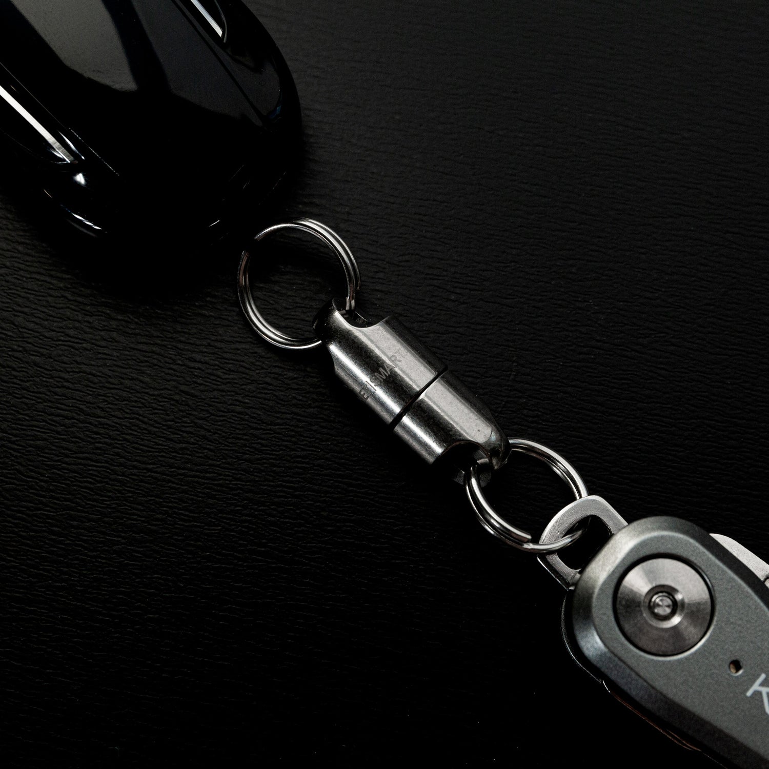MagConnect magnetic keychain accessory | KeySmart